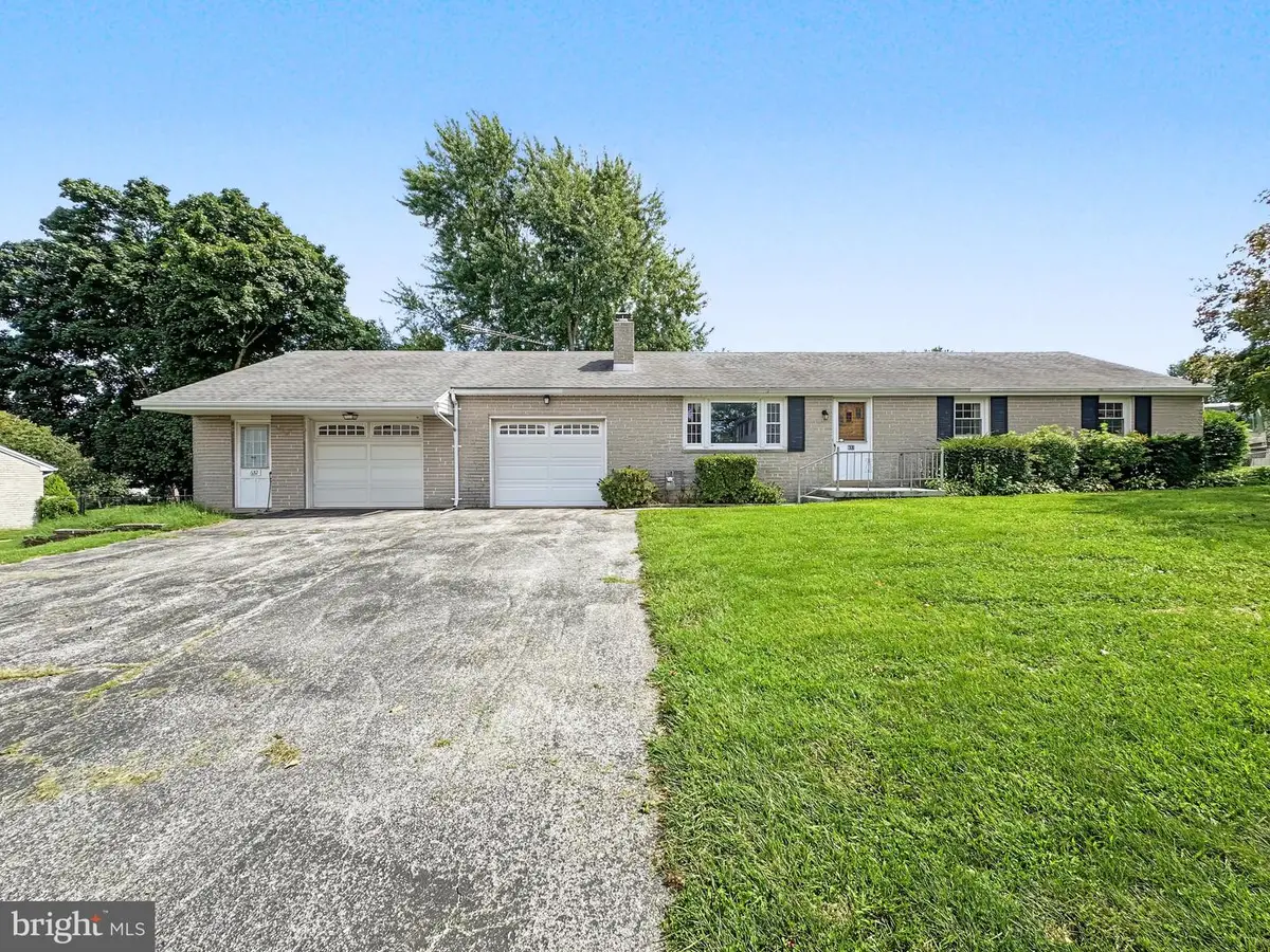 632 Green Valley Rd, York, PA 17403 - #1