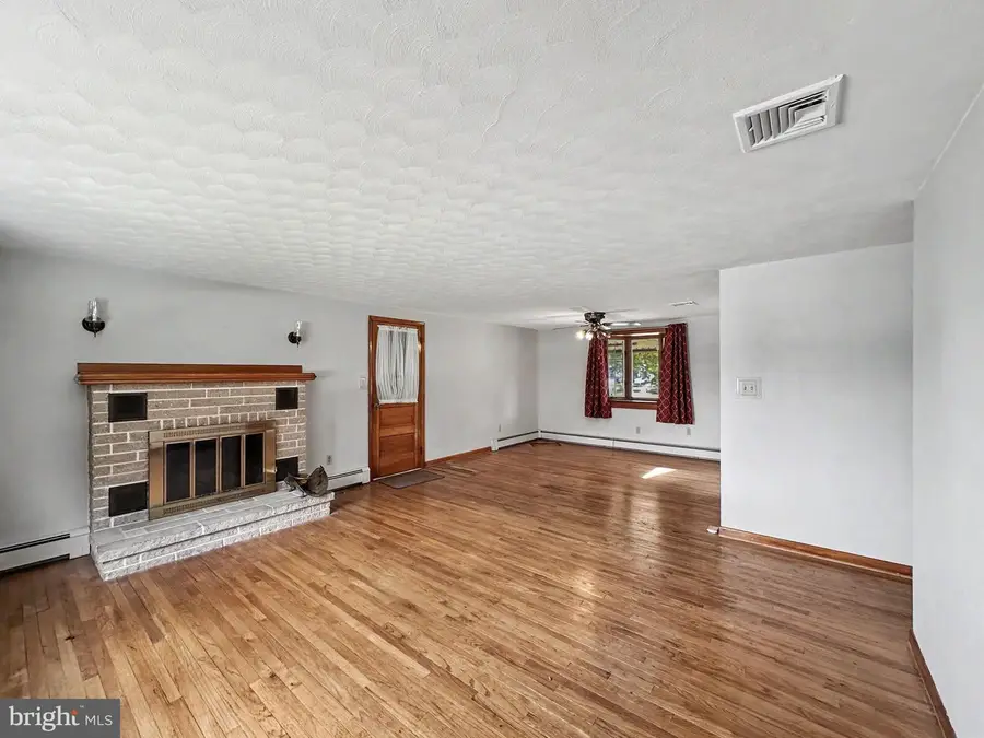 632 Green Valley Rd, York, PA 17403 - #3