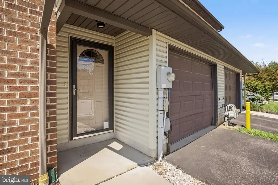 1122 Roosevelt Ct, Hanover, PA 17331 - #3