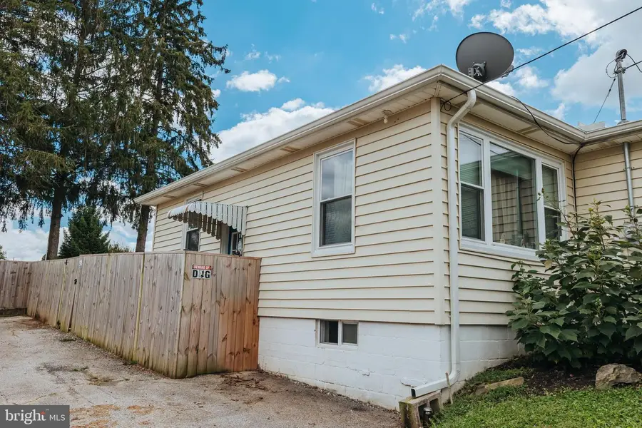 57 2nd St, Windsor, PA 17366 - #3