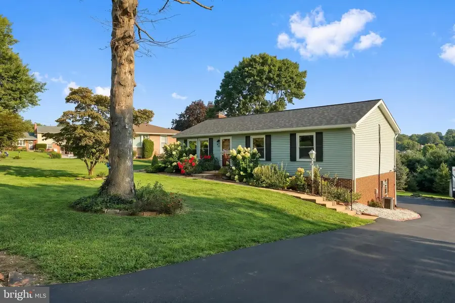 264 Nollyn Dr, Dallastown, PA 17313 - #2