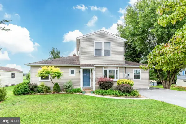 416 Fairview Dr, HANOVER, PA 17331