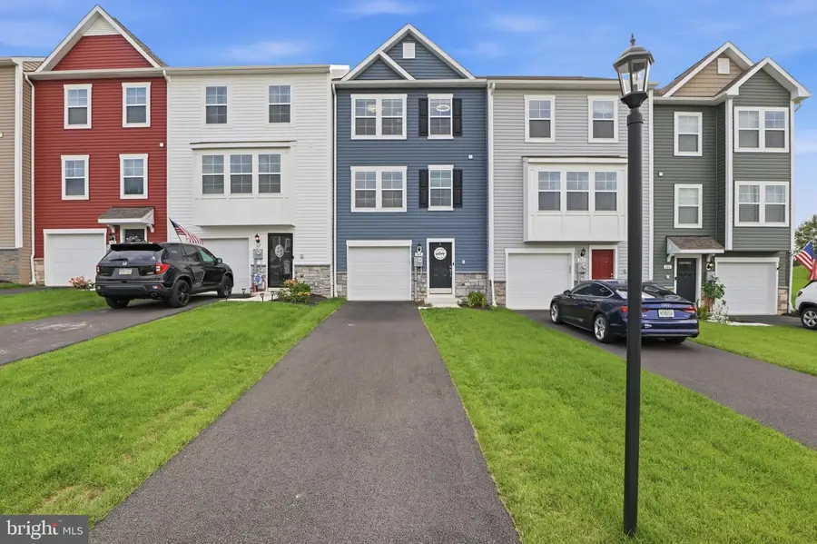 165 Homestead Dr, Hanover, PA 17331 - #2