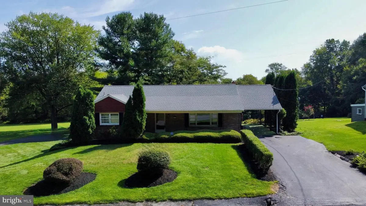 6199 Lake Rd, York, PA 17403 - #1