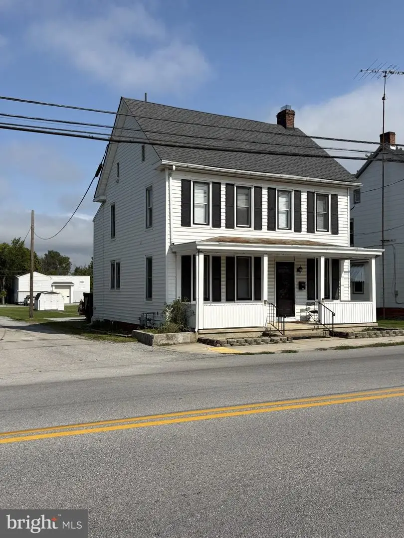 615 Frederick St, Hanover, PA 17331 - #1