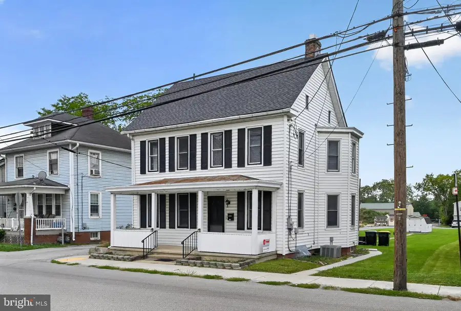 615 Frederick St, Hanover, PA 17331 - #3