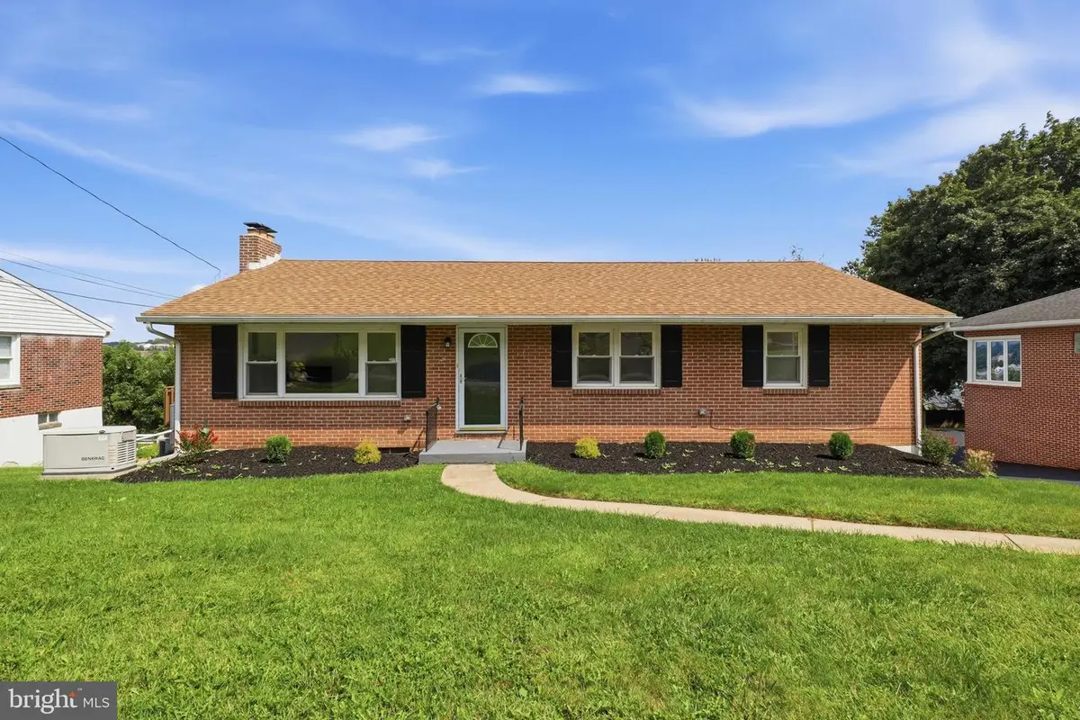 1429 Bonbar Rd, York, PA 17403 - #1
