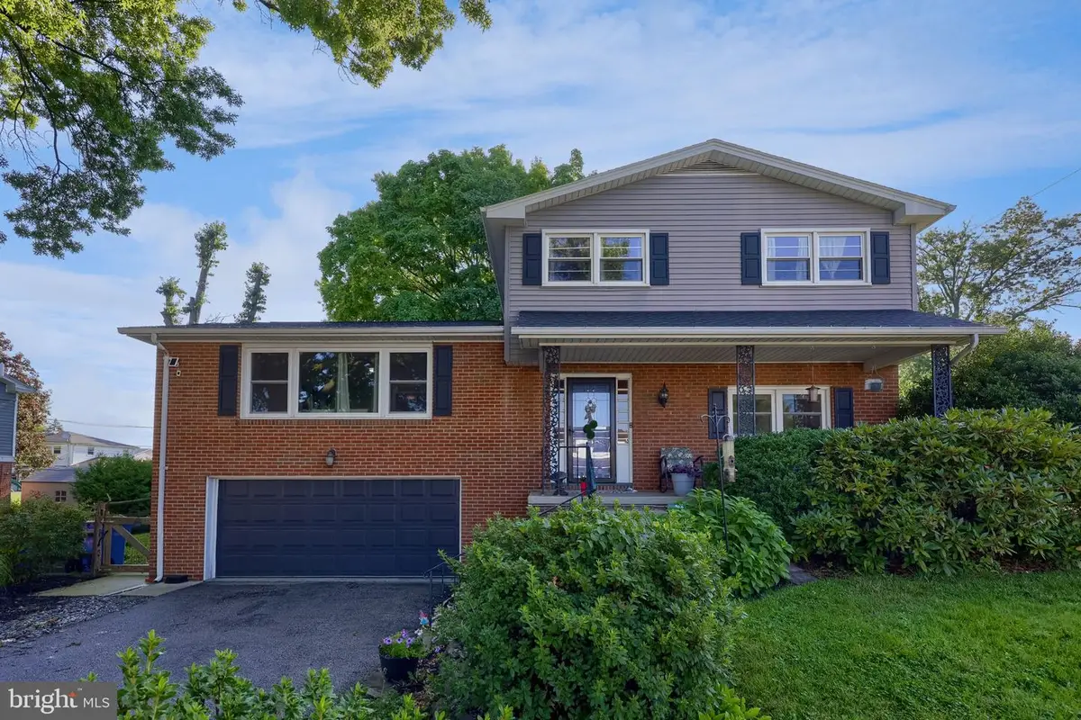 445 Ivory Rd, York, PA 17402 - #1