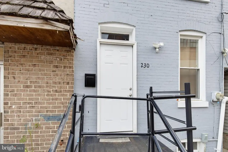 230 E Poplar St, York, PA 17403 - #2