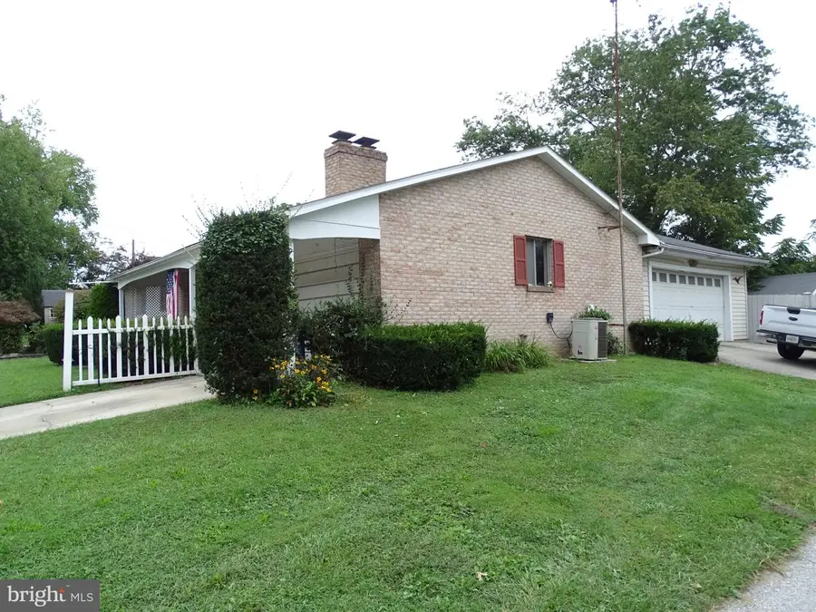 576 Grant Dr, Hanover, PA 17331 - #2