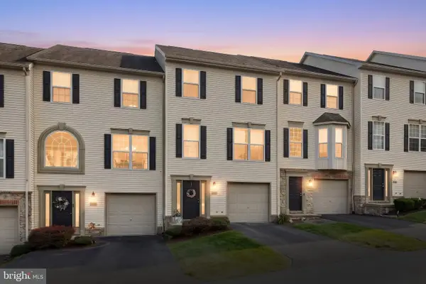 2720 Hunt Club Dr #4, YORK, PA 17402