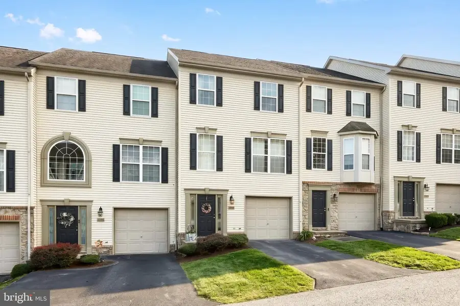 2720 Hunt Club Dr #4, York, PA 17402 - #3