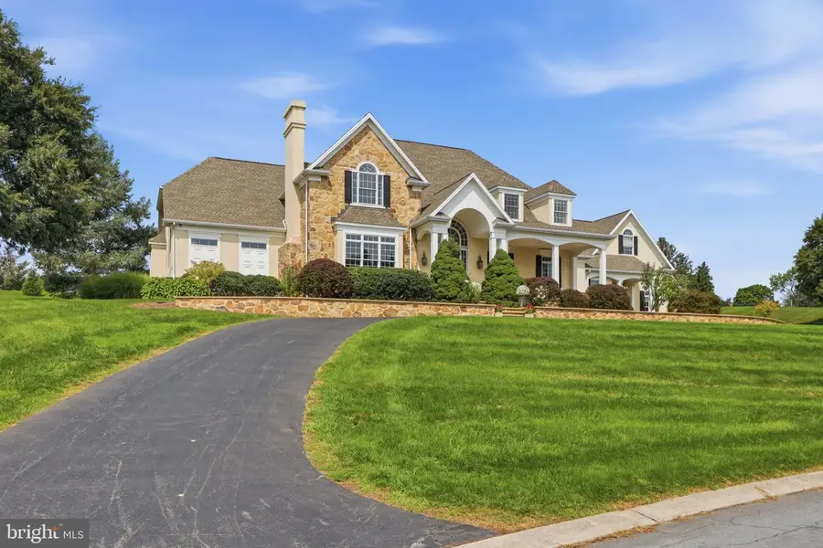 1417 Brittany Dr, York, PA 17404 - #2