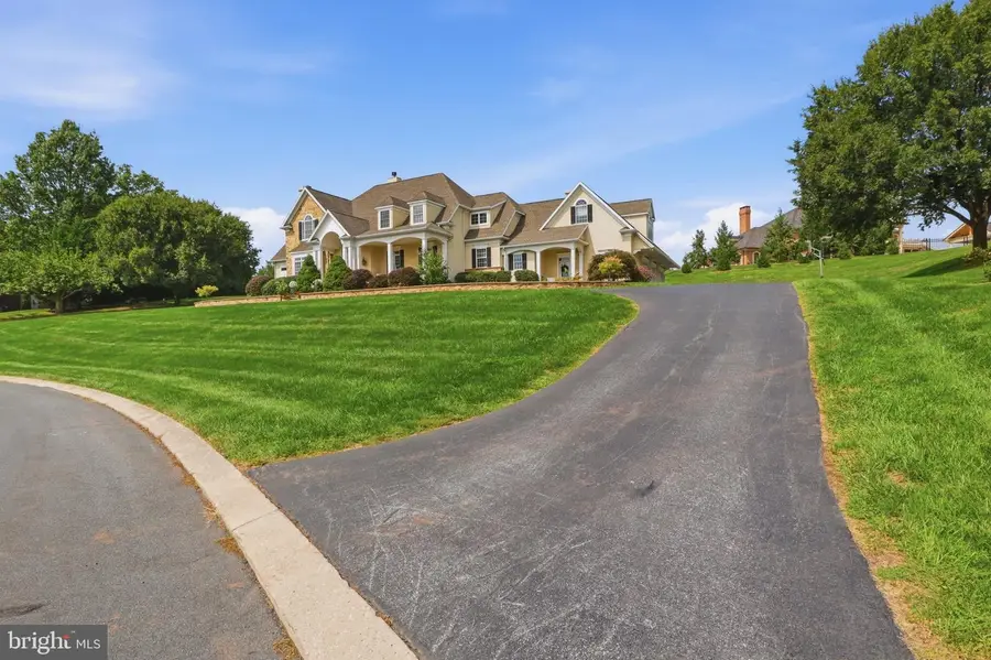 1417 Brittany Dr, York, PA 17404 - #3