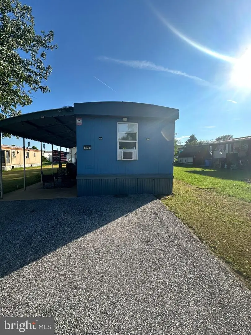 324 Waldorf Dr, York, PA 17404 - #1