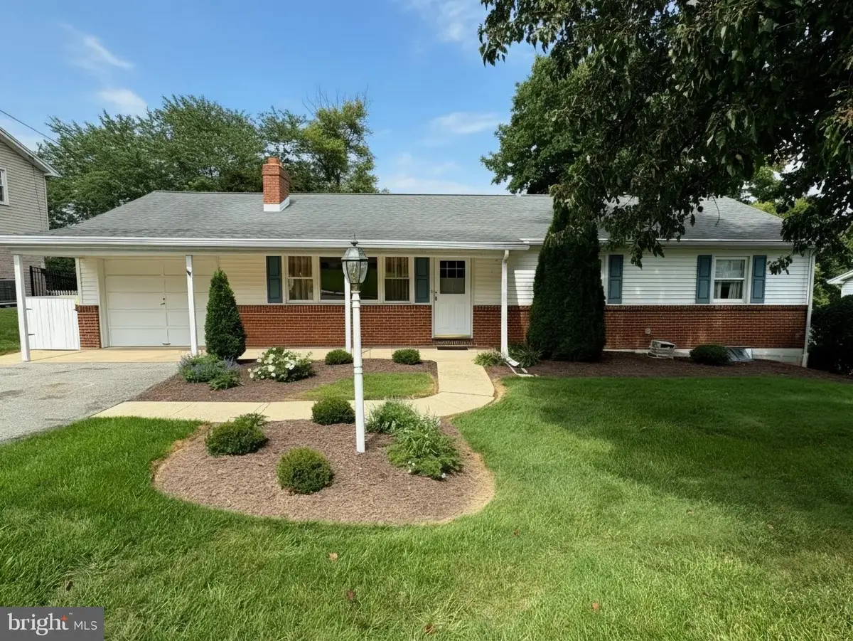 4287 Webster Dr, York, PA 17402 - #1