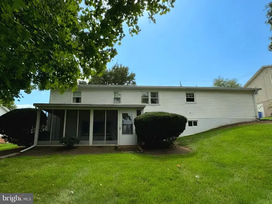 4287 Webster Dr, York, PA 17402 - #2