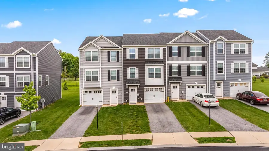 454 Bradford Dr, Red Lion, PA 17356 - #2