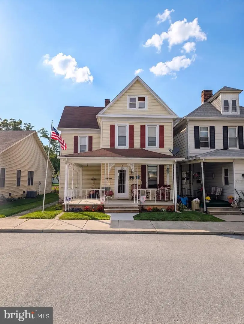 320 Spring Ave, Hanover, PA 17331 - #2