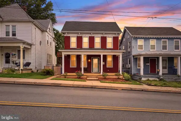 222 N Main St, JACOBUS, PA 17407