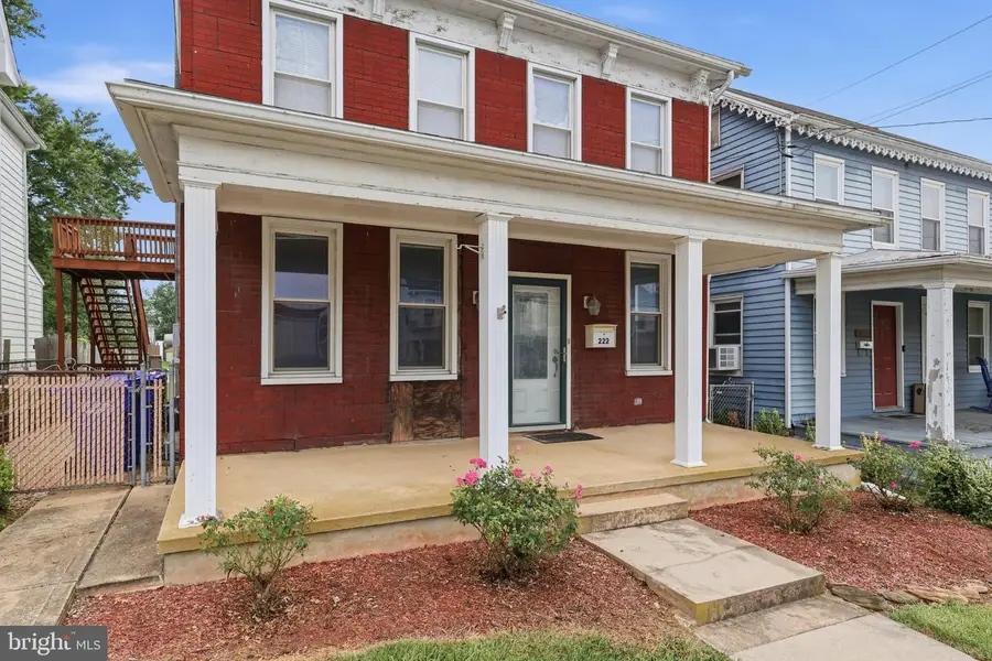 222 N Main St, Jacobus, PA 17407 - #2