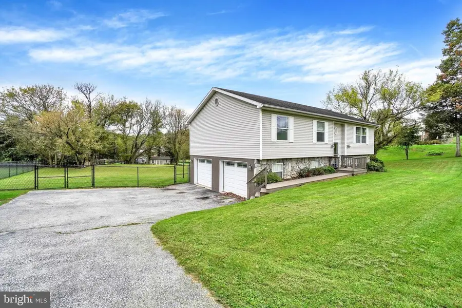 4422 Walters Hatchery Rd, Spring Grove, PA 17362 - #2