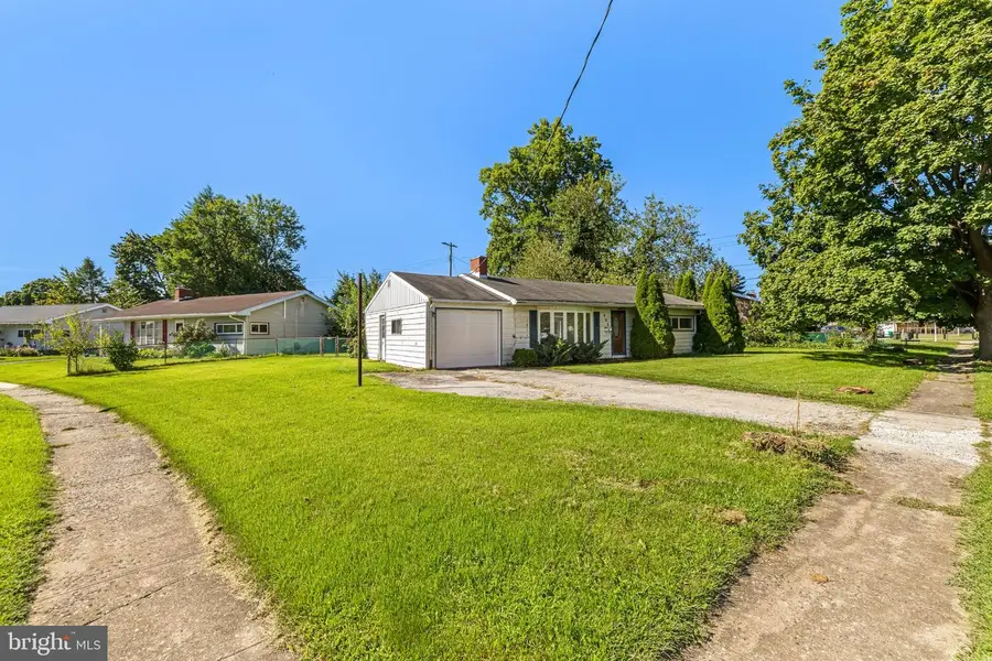 802 Richwill Ln, York, PA 17404 - #3