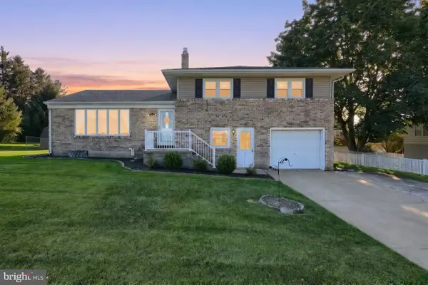 718 Stoverstown Rd, YORK, PA 17408