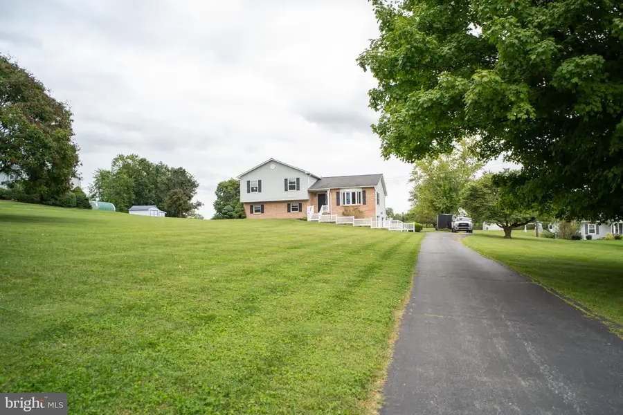 1017 Valley Rd, York, PA 17406 - #3