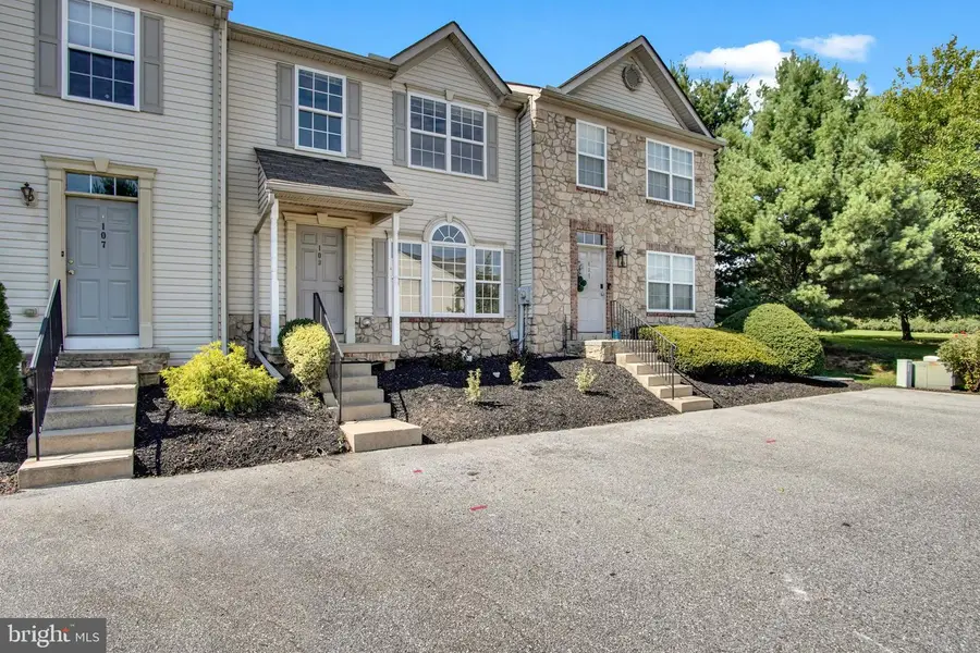 109 Royal, Manchester, PA 17345 - #2