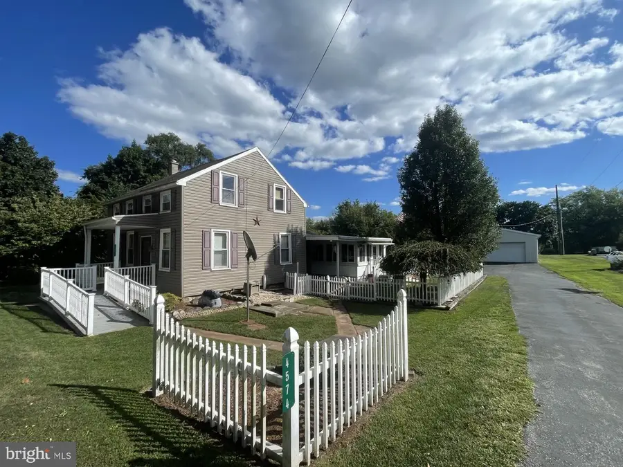 4574 E Berlin Rd, Thomasville, PA 17364 - #2