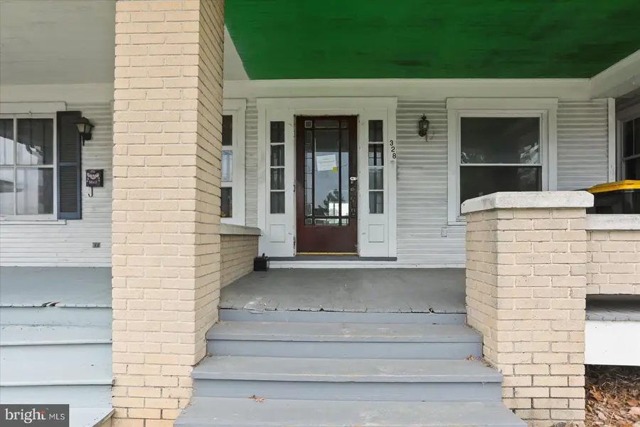 328 N Main St, Red Lion, PA 17356 - #2