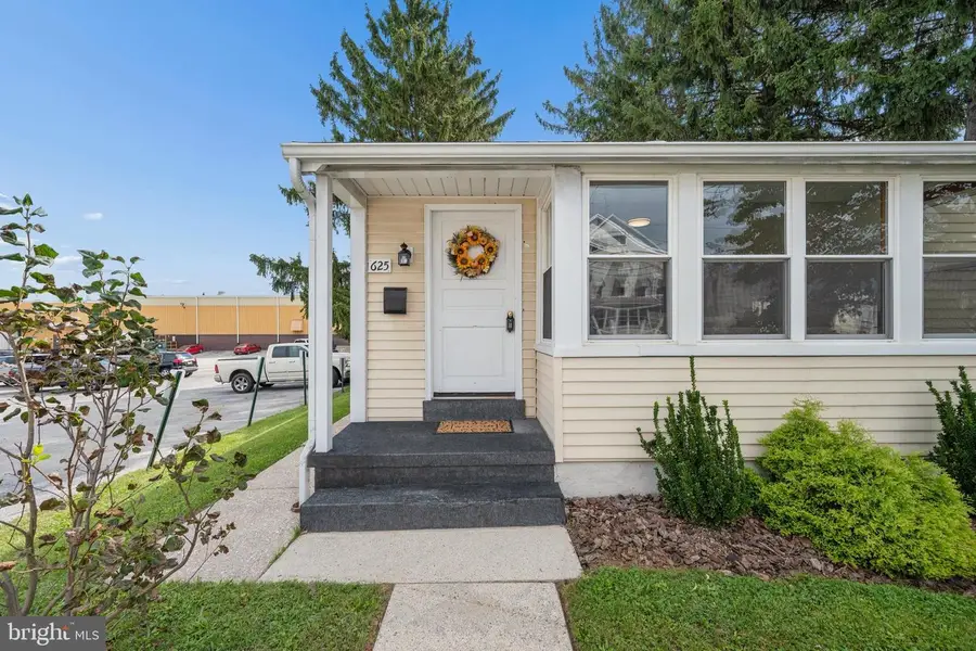 625 Gay St, Hanover, PA 17331 - #2