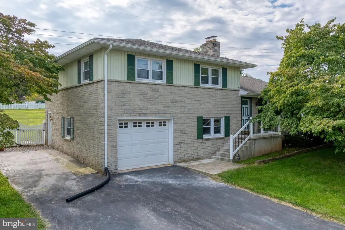 2460 Wyndhurst Ct, York, PA 17408 - #1