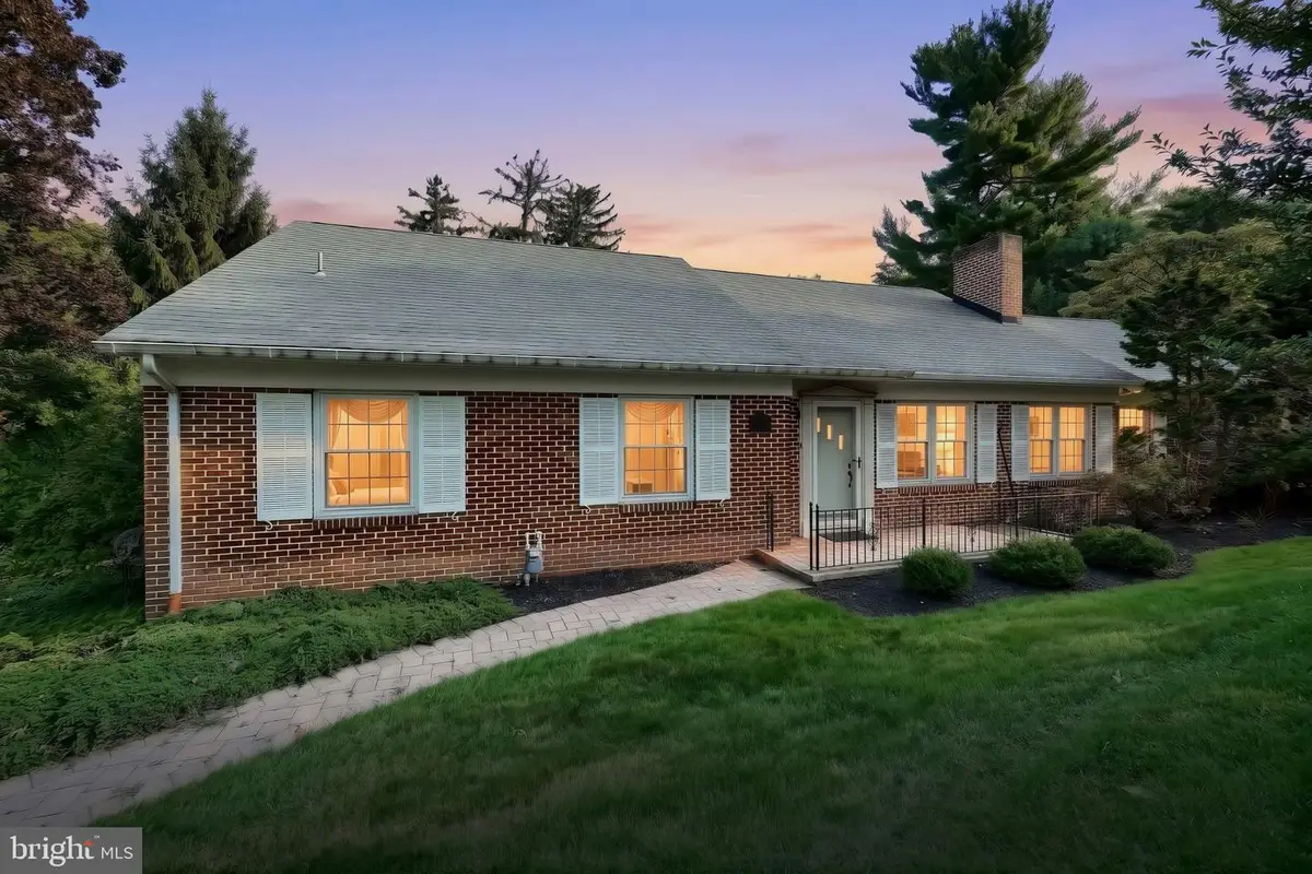 1319 Hillcroft Ln, York, PA 17403 - #1