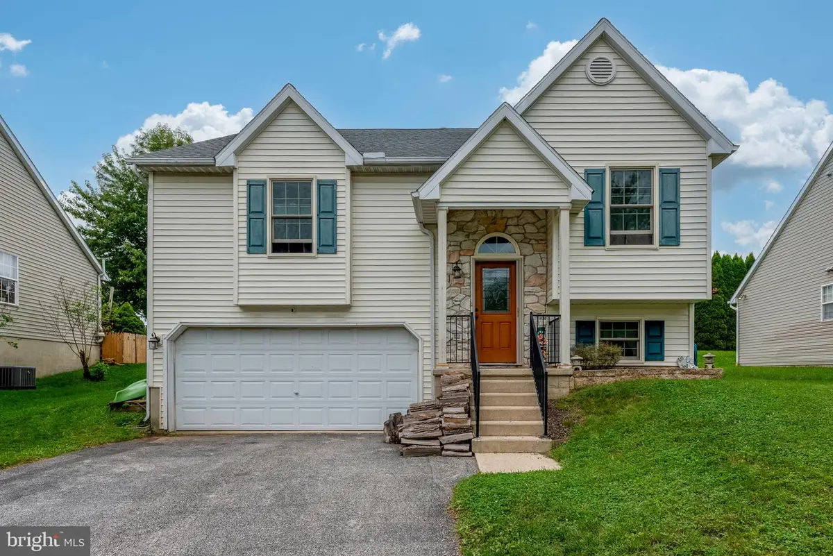 668 Blossom Hill Ln, Dallastown, PA 17313 - #1