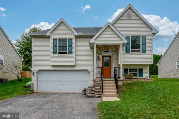 668 Blossom Hill Ln, DALLASTOWN, PA 17313