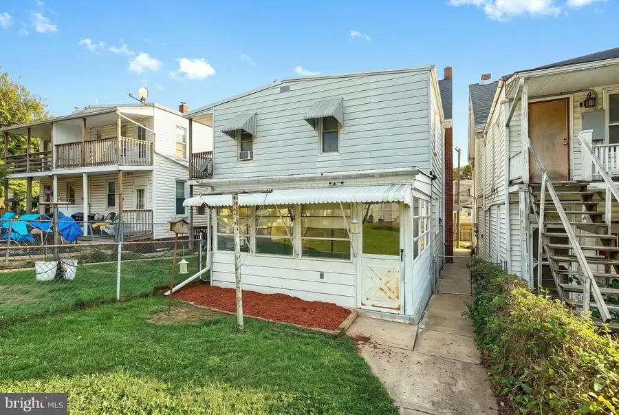 52 E High St, Red Lion, PA 17356 - #3