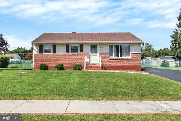3879 Oakleigh Dr, YORK, PA 17402