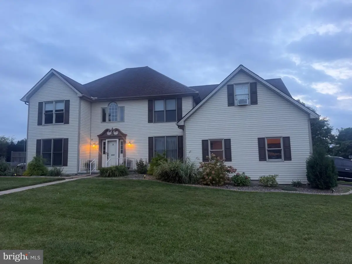 3550 Wyngate Rd, Dover, PA 17315 - #1