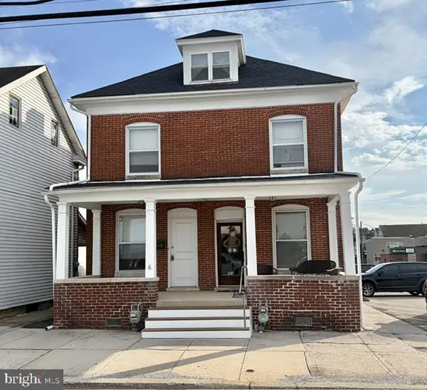 413/413.5 York St, HANOVER, PA 17331
