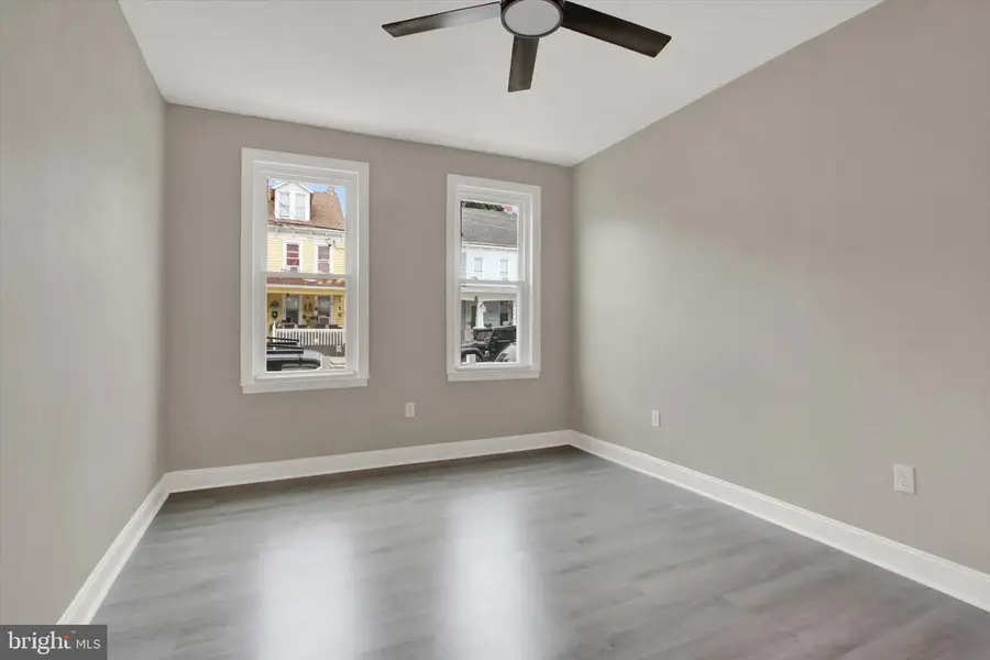 570 W Princess St, York, PA 17401 - #3