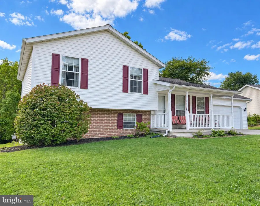 69 Gardenia Dr, Hanover, PA 17331 - #2