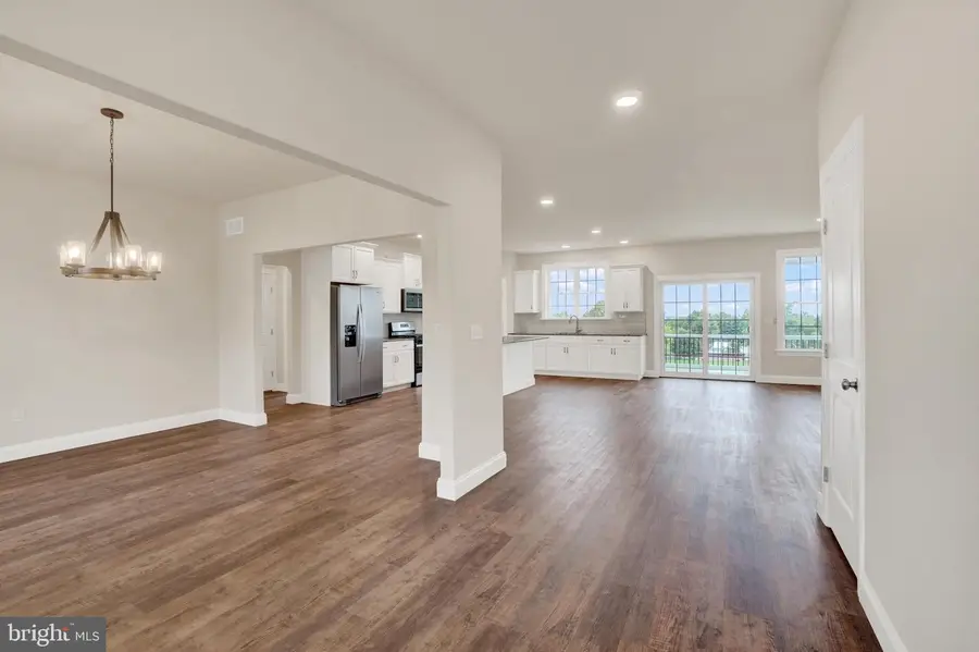 11 W Crestlyn Dr, York, PA 17402 - #2