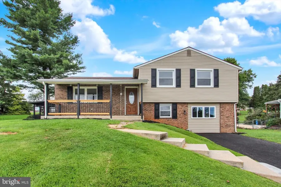 126 Claremont Dr, Seven Valleys, PA 17360 - #2