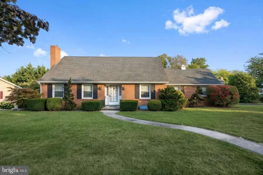 360 Grant Dr, Hanover, PA 17331 - #3