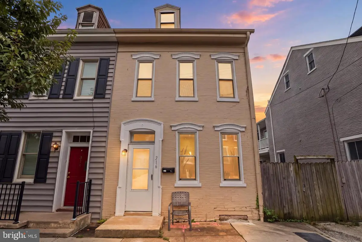 316 W Princess St, York, PA 17403 - #1