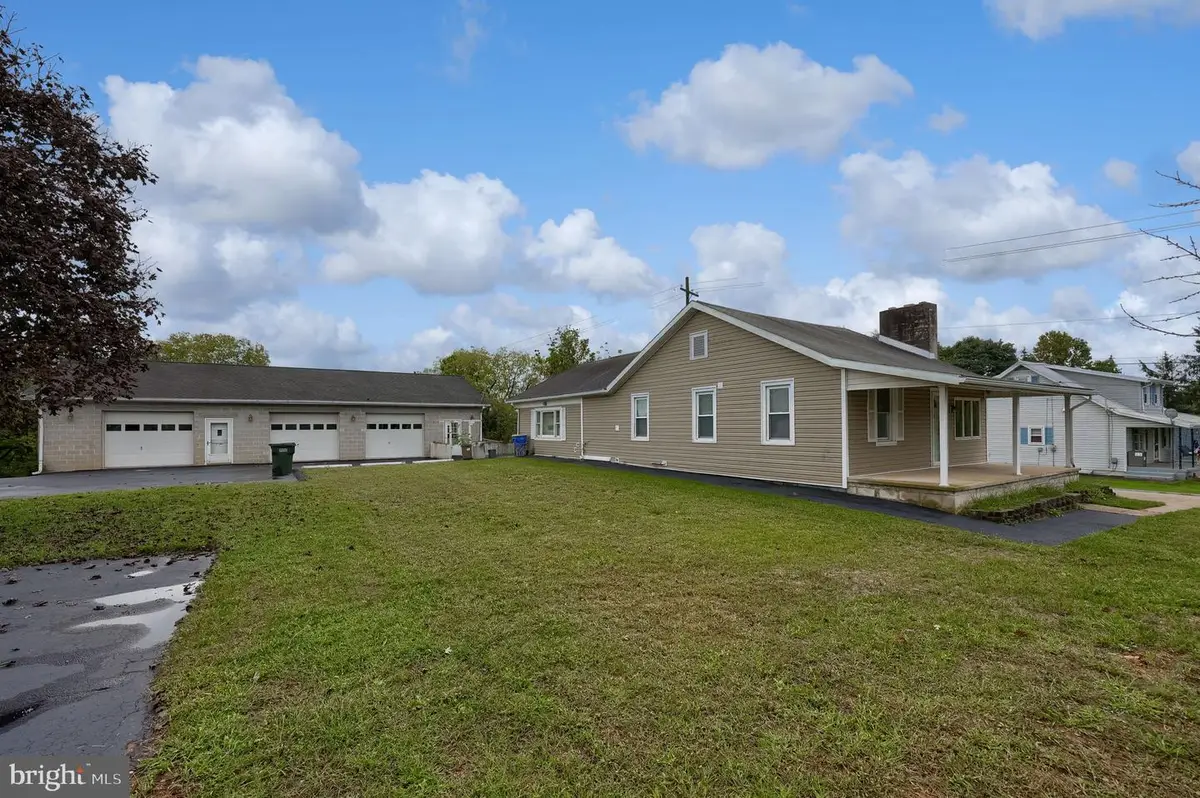 430 Hykes Mill Rd, Manchester, PA 17345 - #1