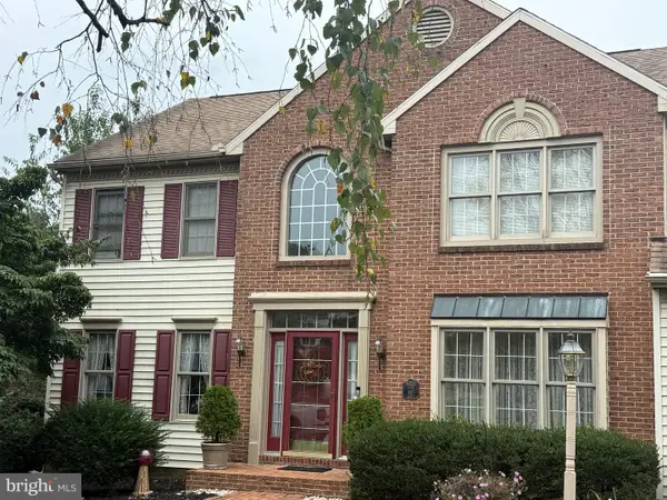 410 Seville Dr, RED LION, PA 17356