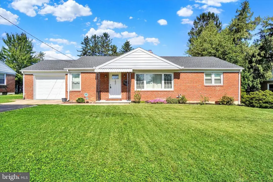 1821 Bannister St, York, PA 17404 - #2